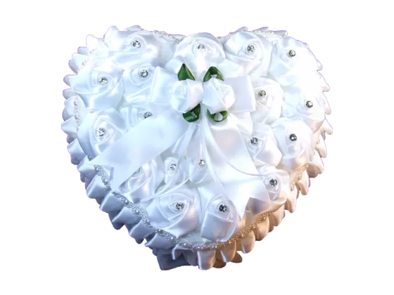 Model Sydney - Large heart-shaped ring pillow with ring box